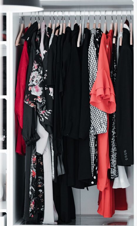 How to Store Seasonal Clothes Efficiently for More Space and Longevity